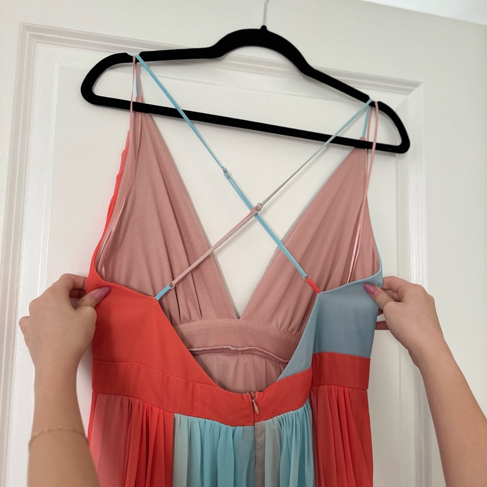 Chic Colorblock Maxi Dress - Picture 3 of 4
